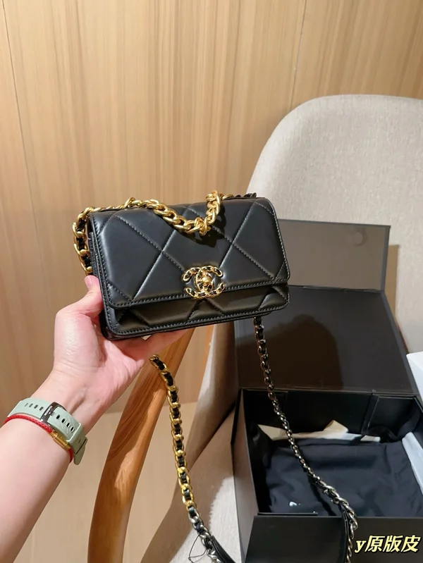 高级 シャネル ショルダーバッグ 可愛い