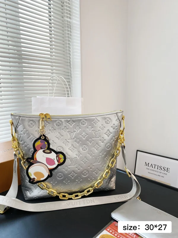 ルイヴィトン クッサン PM モノグラム ショルダーバッグ 偽物 2色 M21353