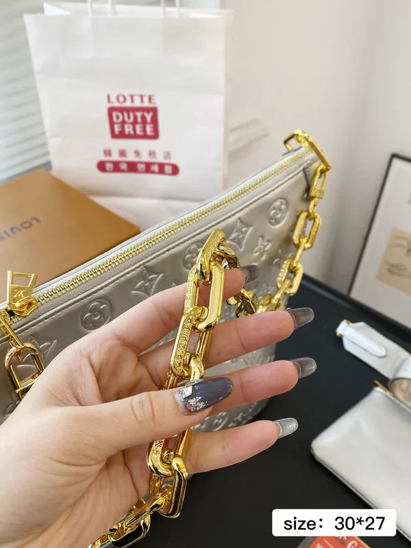 ルイヴィトン クッサン PM モノグラム ショルダーバッグ 偽物 2色 M21353