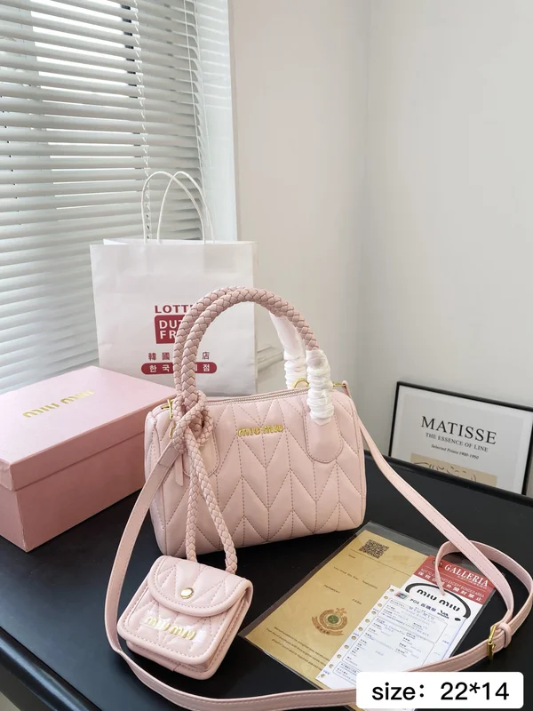 ミュウミュウ マテラッセ ハンドバッグ