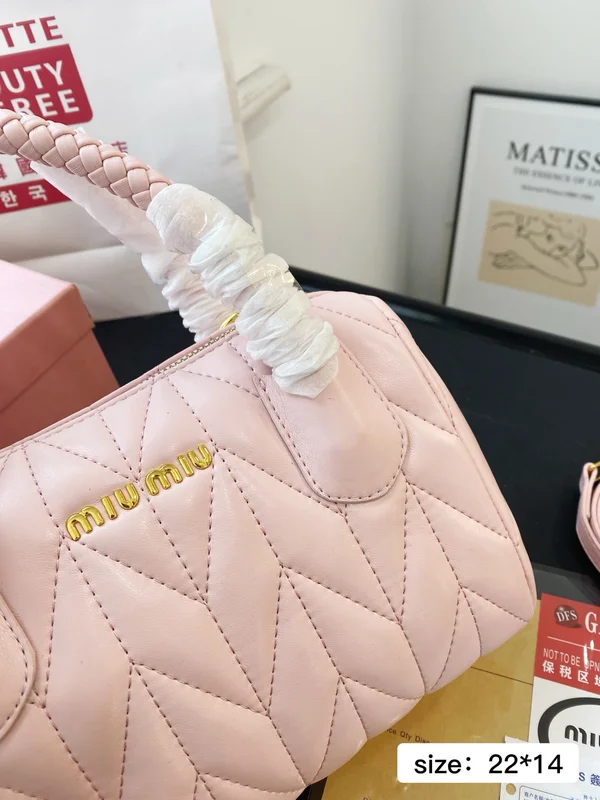 miu miu ミニショルダーバッグ
