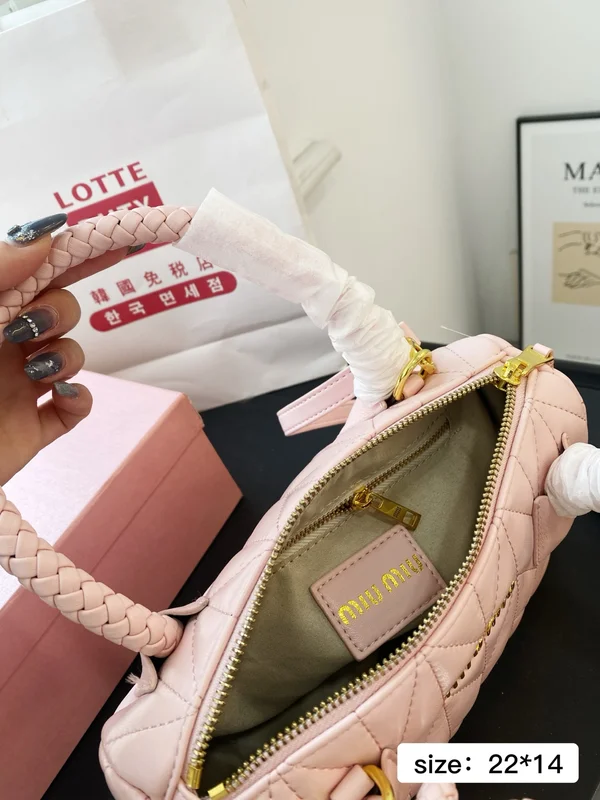 miu miu ミニショルダーバッグ