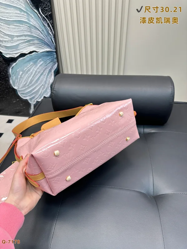 ルイヴィトン Carryall PM ピンク