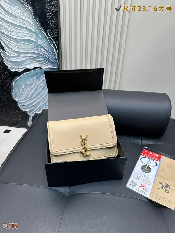 YSL カーフスキンレザー ショルダーバッグ