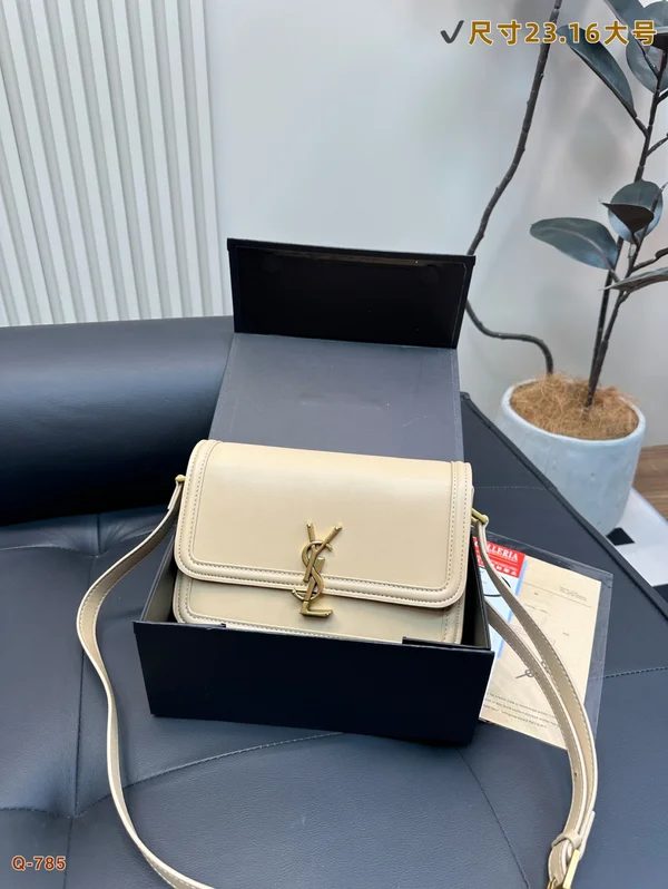 YSL カーフスキンレザー ショルダーバッグ