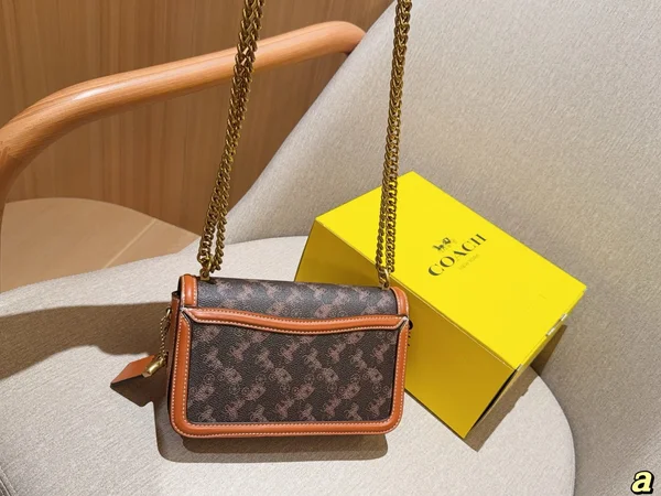 コーチ バッグ 斜めがけ