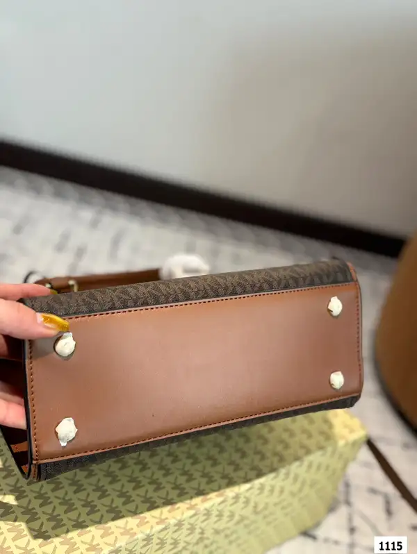 Michael Kors ハンドバッグ レディース