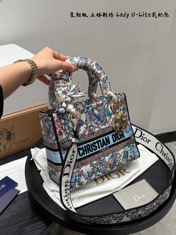 LADY D-LITE ミディアムバッグ