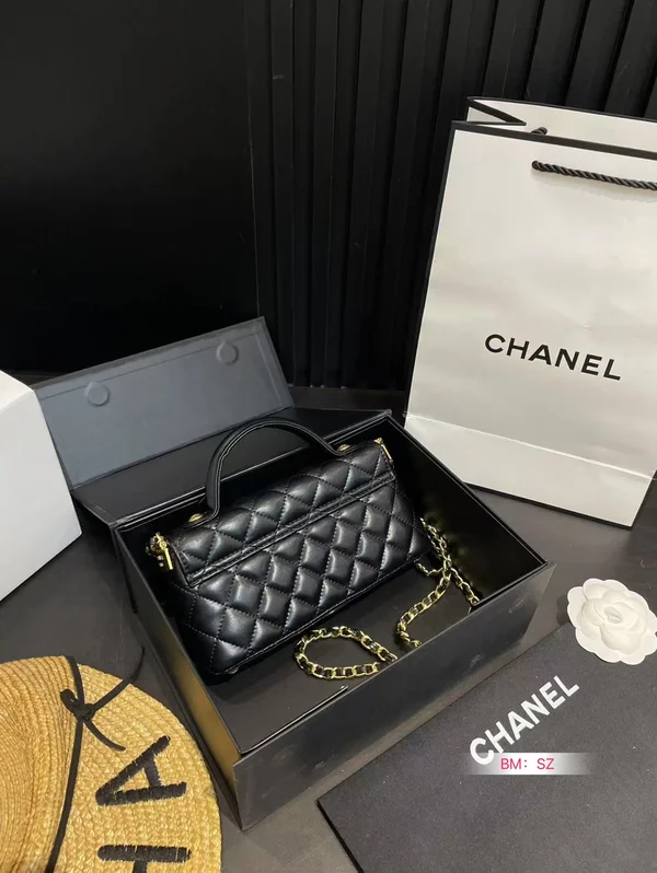 chanel マトラッセ ミニバッグ