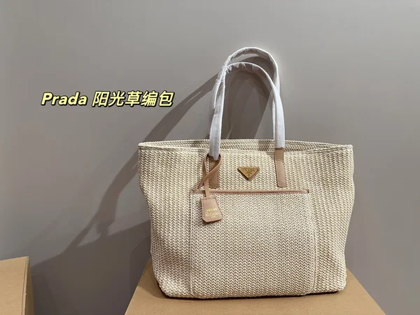 PRADA かごバッグ