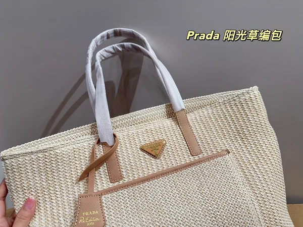 PRADA メッシュ編み