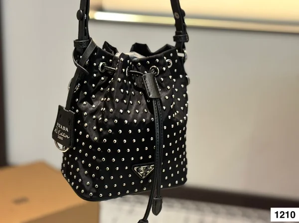 prada バッグ コピー