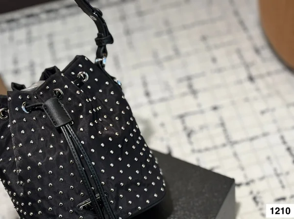 プラダ ミニバッグ ブラック