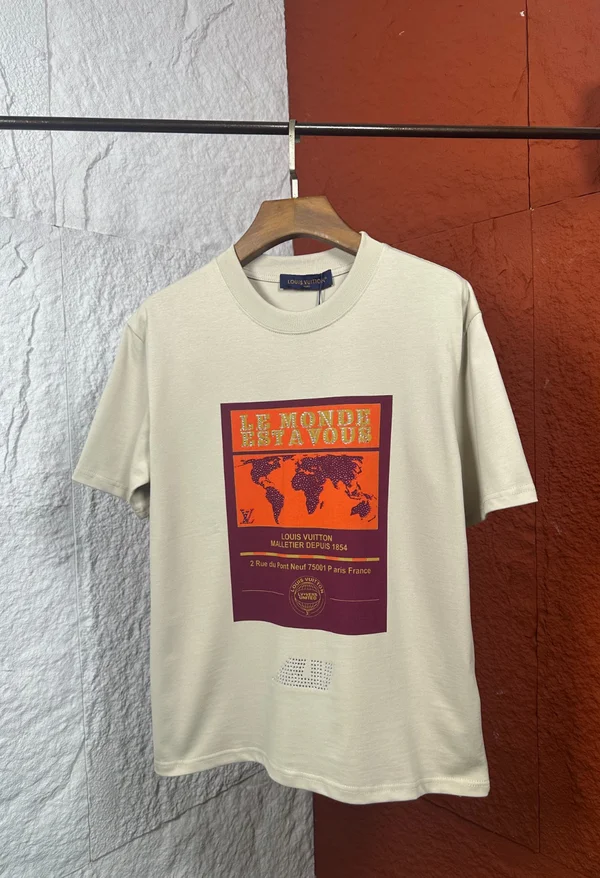 LOUIS VUITTON Tシャツ