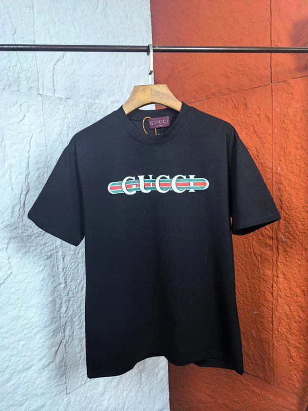 グッチ ロゴプリント Tシャツ