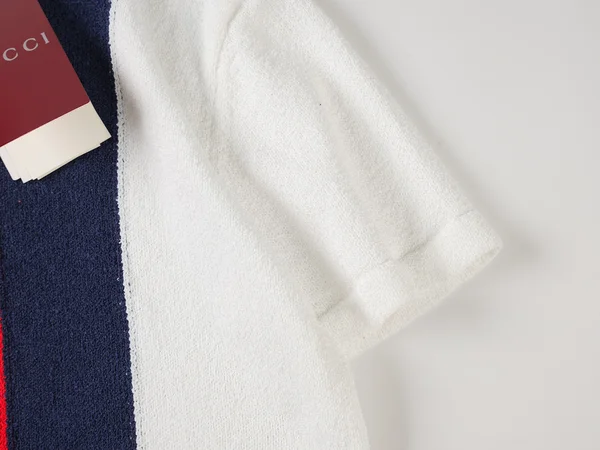 グッチ 高密度 Tシャツ