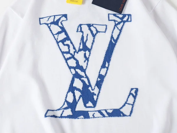VUITTON ホワイトTシャツ
