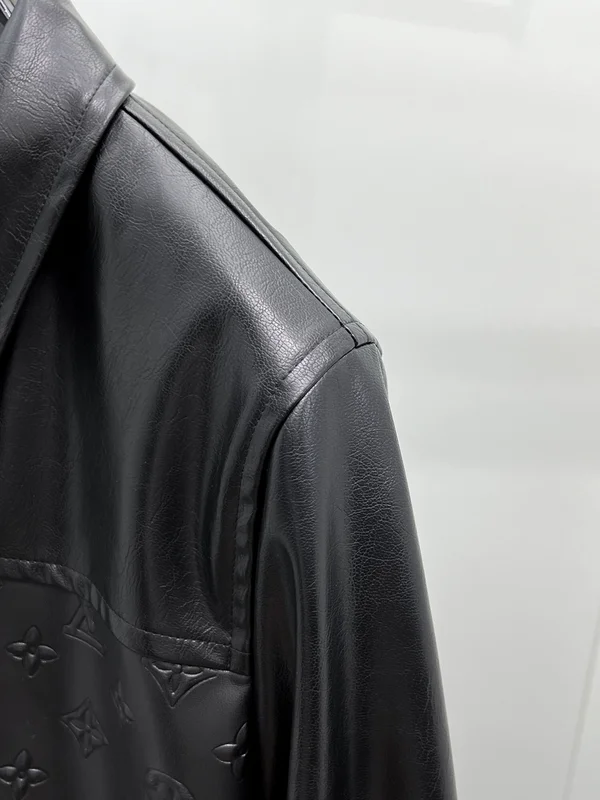 ルイヴィトン レザー アウター