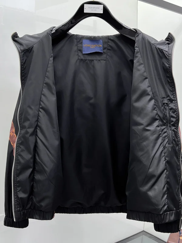 ルイヴィトンスウェットパーカー