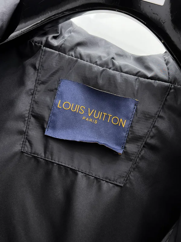 ルイヴィトン ジャケット 防水 防風
