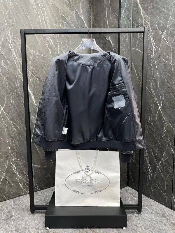 ルイヴィトン ノワール レザー ジャケット