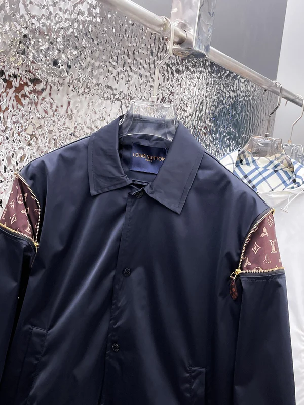 ルイヴィトン ナイロンジャケット ネイビー