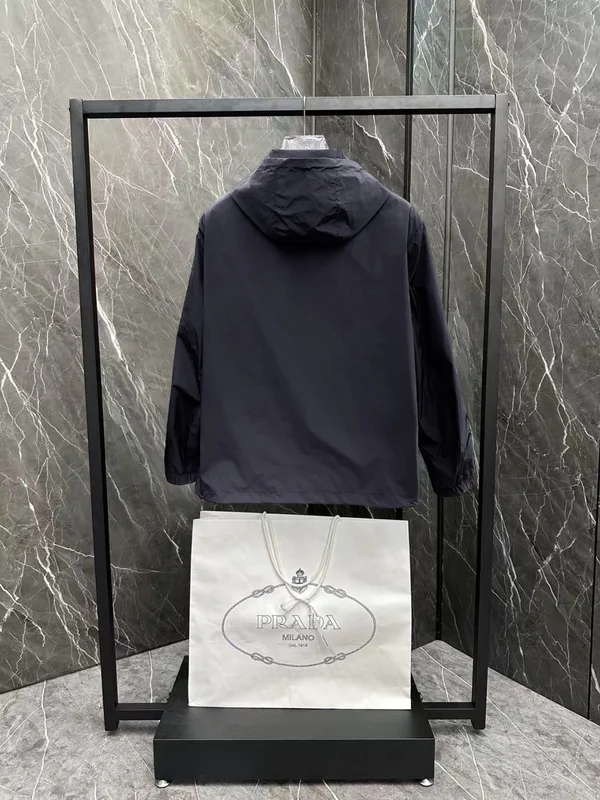 グッチトップスパーカー