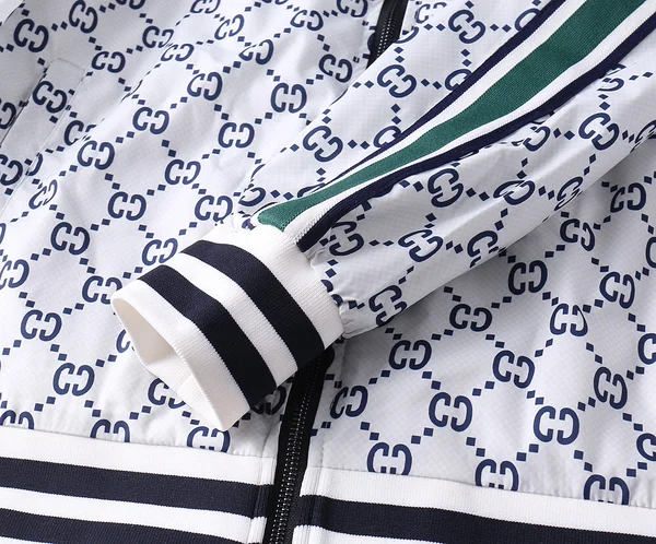 GUCCI トップス 人気