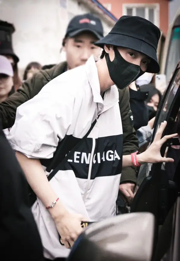 バレンシアガ メンズ ナイロンジャケット