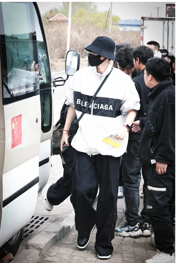 バレンシアガ メンズ ナイロンジャケット