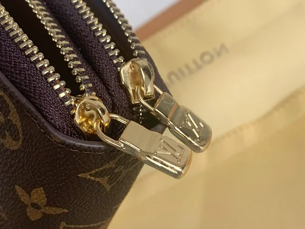 Vuitton 長財布 ブラウン