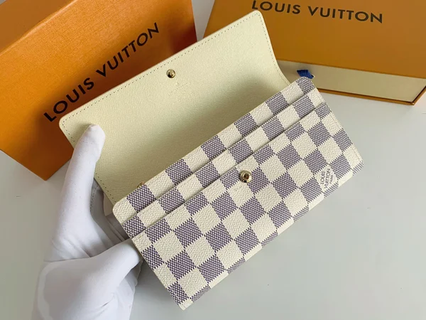 ルイヴィトン ダミエアズール長財布