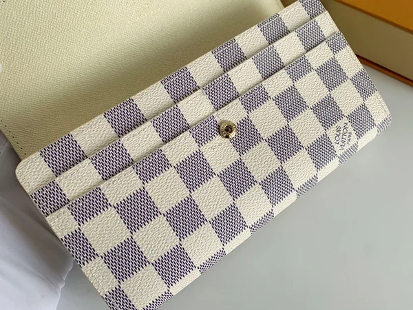 ルイヴィトン ダミエアズール長財布