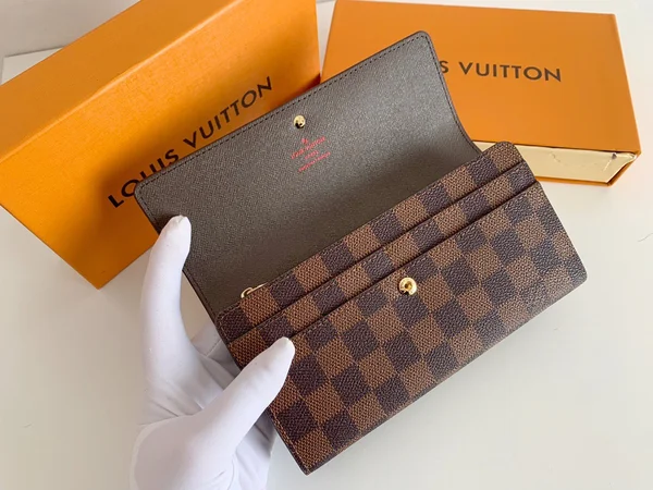VUITTON レディースウォレット