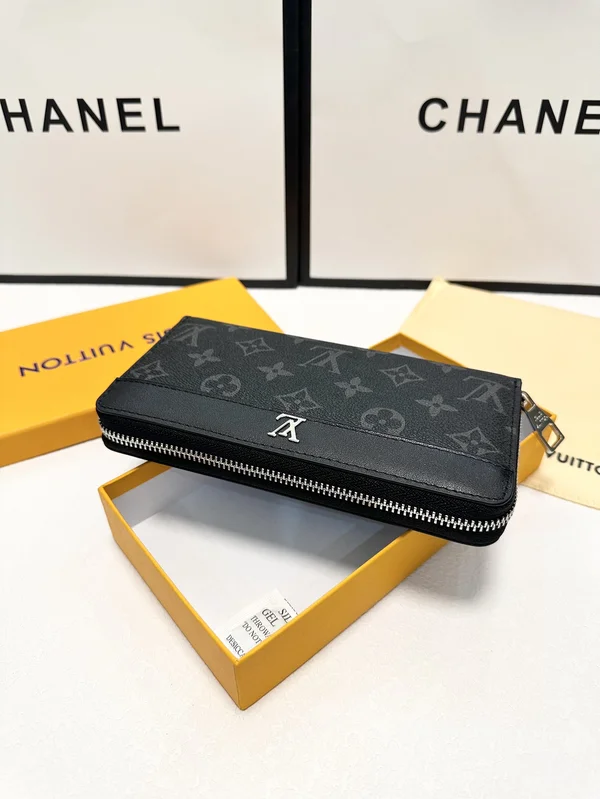 ルイヴィトン エクリプス ジッピーウォレット