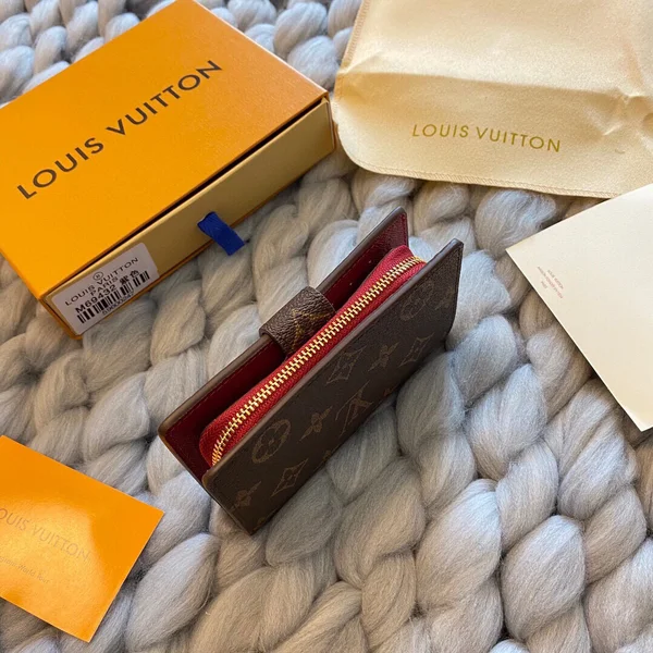 LOUIS VUITTON フューシャ 二つ折り財布