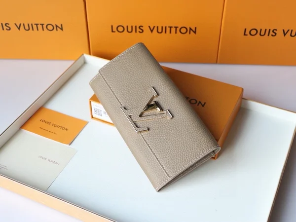 Louis Vuitton 二つ折り長財布