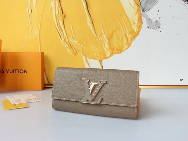 Louis Vuitton ポルトフォイユ カプシーヌ
