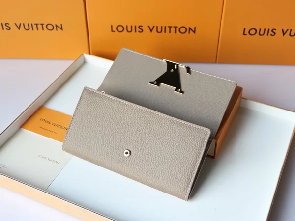 Louis Vuitton 二つ折り長財布