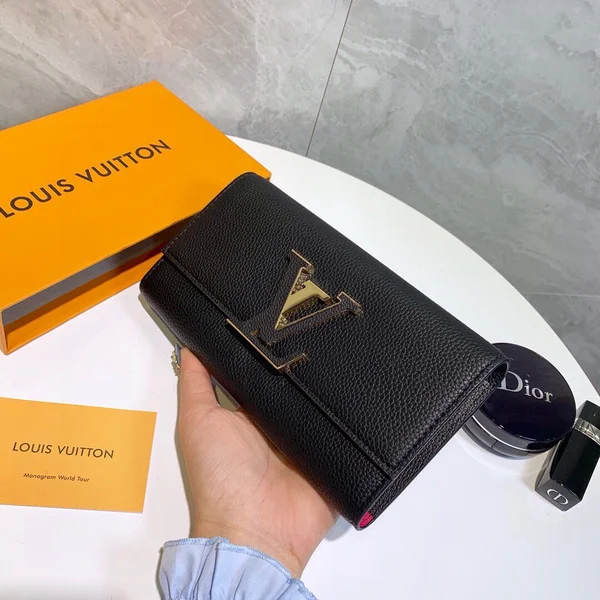 ルイヴィトン ポルトフォイユ カプシーヌ