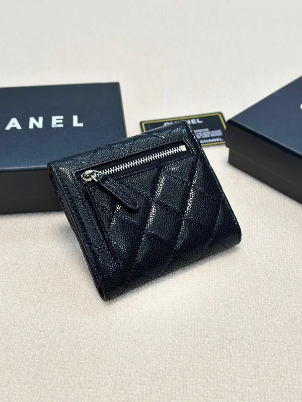 シャネル 三つ折り財布