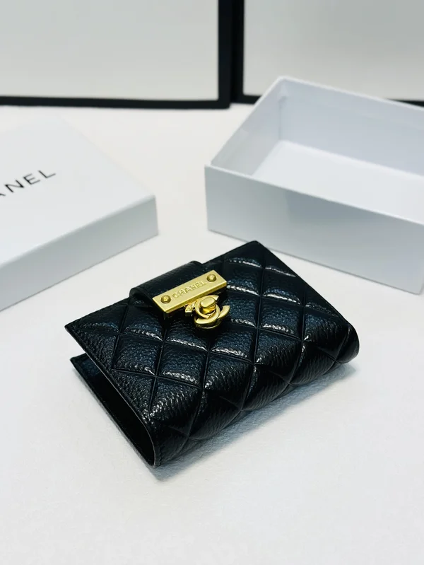 chanel 折りたたみ財布レディース