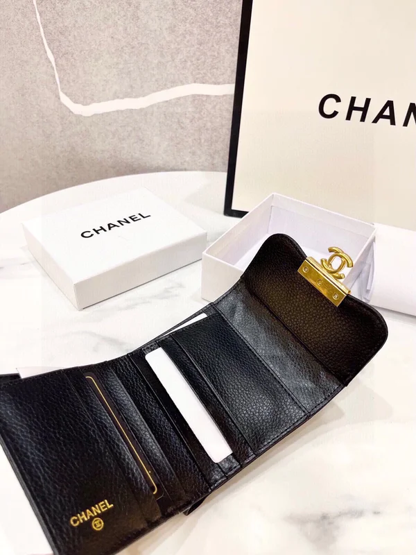 CHANEL マトラッセ 3つ折り財布