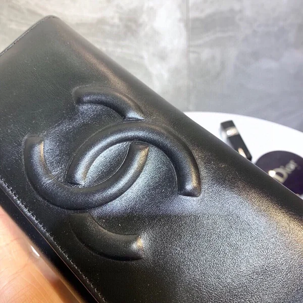 シャネル 長財布 レザー 革