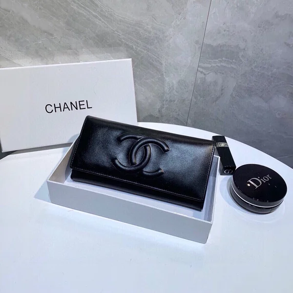 CHANEL CCマーク 二つ折り長財布