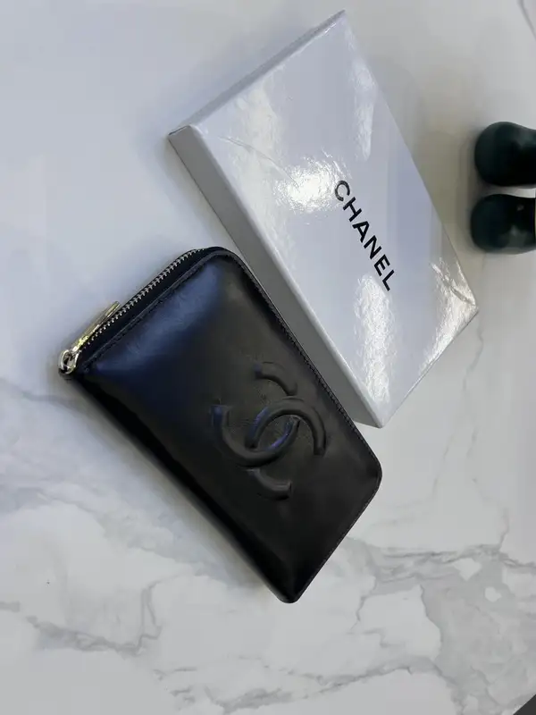 シャネル 財布 人気