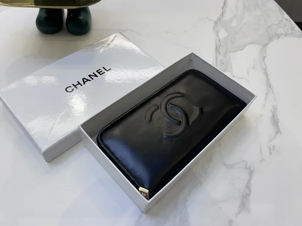 CHANEL ジッピーウォレット