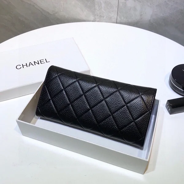 CHANEL 折りたたみ長財布
