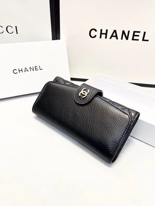 シャネル 三つ折り長財布