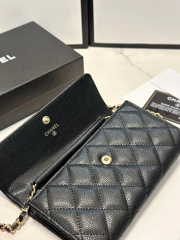 シャネル ショルダーバッグ レディース